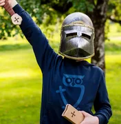 Kinder-Hundsgugel mit Klappvisier, Kunststoff, Silber/Gold - Bild 2